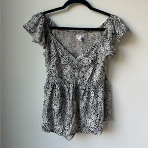 Japna Flowy Butterfly Sleeve Floral Small Black and White/Cream Print Babydoll